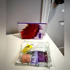 CLINIQUE GIFT SET COSMETIC BAG - MOISTURIZERS, MASCARA, EYE SHADOW & LIPSTICK